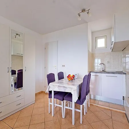 Grljevi - With Sea View And Balcony A2 Mlini