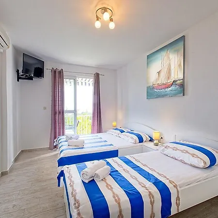 Grljevi - With Sea View And Balcony A2 * 믈리니