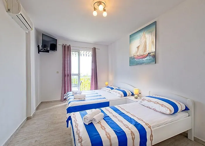 Grljevi - With Sea View And Balcony A2 * מליני